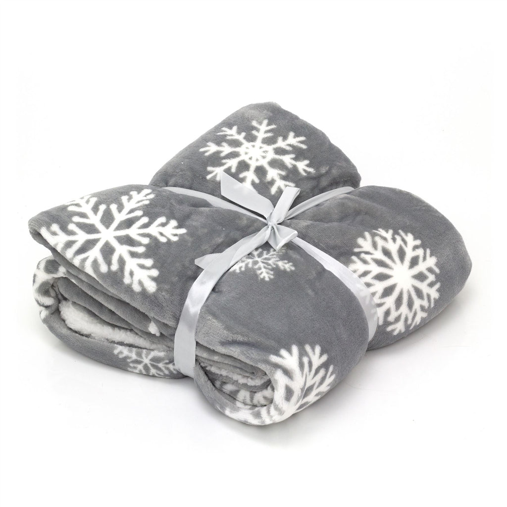 Traditional Grey Snowflake Plaid Christmas Blanket | Super Soft Luxury ...