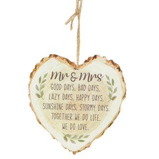 Shabby Chic Wooden Heart Mr & Mrs Plaque | Marriage Plaque Wedding Decoration | Keepsake Love Sign Hanging Decoration